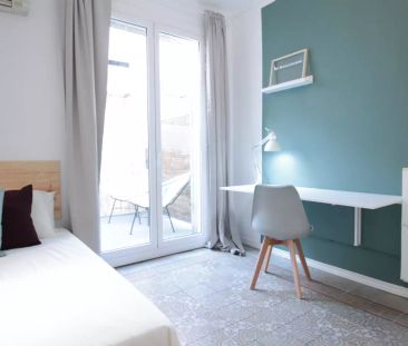 Room in a shared 5-bedroom apartment for rent in Vila de Gràcia, smoking allowed. - Photo 6