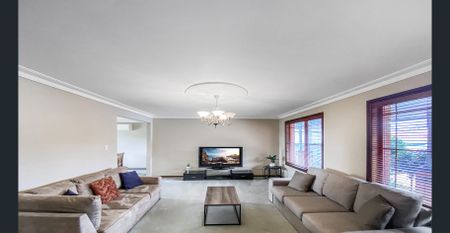 Heritage Beauty, Fully Furnished, Serviced & Full of Country Charm - Photo 2