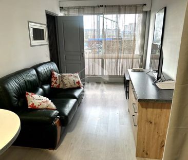 Appartement Paris 1 pièce 31 m2 avec espace nuit - Photo 2