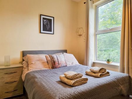 5 bedroom semi-detached house to rent - Photo 3