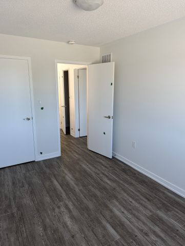 For Lease - 2036 Horace Duncan Crescent, Oshawa, Ontario - Photo 4