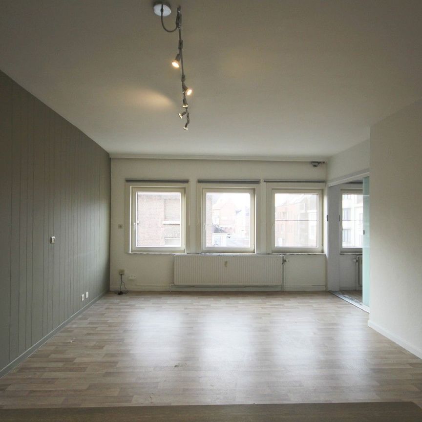 1 slaapkamerappartement in het centrum van Sint-Truiden - Photo 1