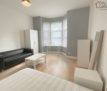 2 Bedroom Shared Flat - Photo 1