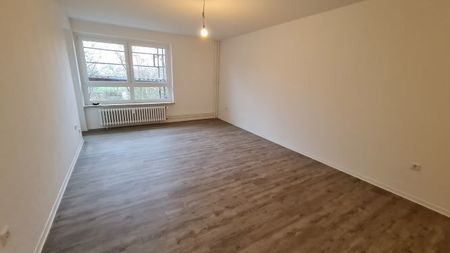 Frisch sanierte großzügige 2-Zimmer Wohnung mit Balkon - Photo 4