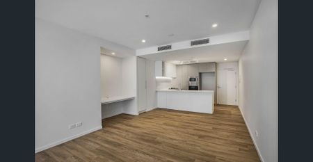 Rooftop Views Overlooking the Iconic Gabba Stadium! - Photo 2