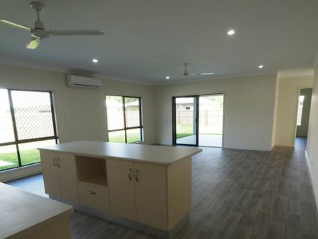 SOUTHSIDE GEM!!!! - Photo 2