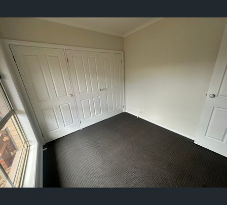 3/3 Burley Griffin Close, Keilor East, Vic 3033 - Photo 1