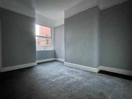 1 bedroom Flat To Let - Photo 5
