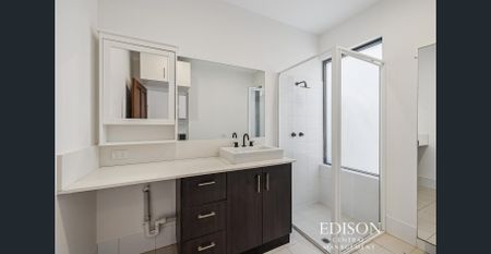 Luxury Inner-City Residence | Executive Living in Northbridge!!! - Photo 4