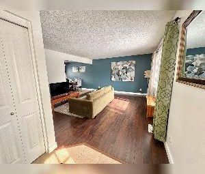 5 Bed 2 Bath Home For Rent Sherwood Park - Photo 1