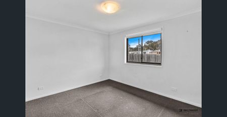 Bright & Comfortable Home - Photo 4