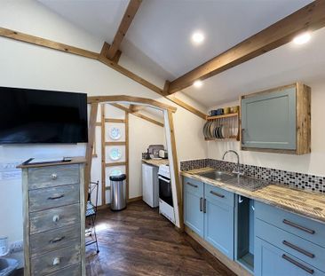 Detached bungalow to rent - Photo 4