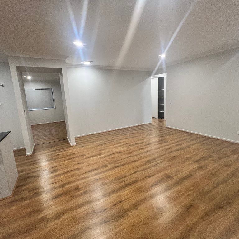 4 Bedrooms Modern & Brand new Home near Woolies - Photo 1
