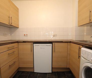 1 bedroom Apartment to let - Photo 2