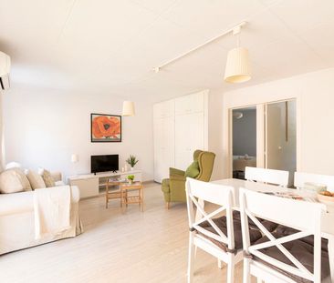 Stylish Two-Bedroom Apartment in Nou Barris - Photo 4