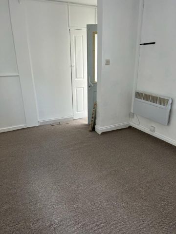 Studio Flat, Carlisle Road, BN3 - Photo 4