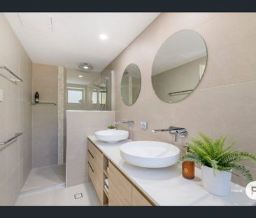 Spacious Fully Furnished One-Bedroom Apartment in the Heart of Kang... - Photo 1