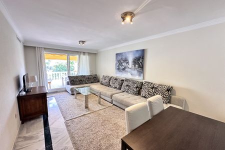 Apartment for long-term rental in the prestigious Dama de Noche, Nueva Andalucía – Marbella. - Photo 5