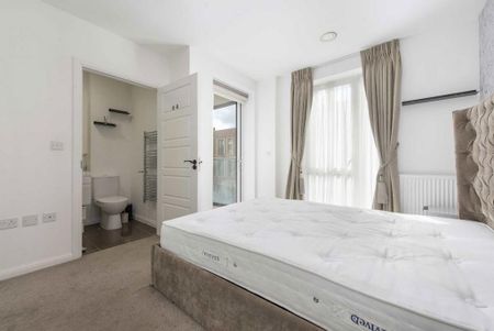 4 bedroom maisonette to rent - Photo 2