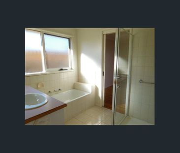 5 Acacia Grove, Glen Waverley, Vic 3150 - Photo 6