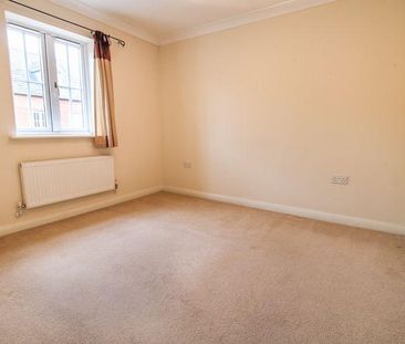 4 bedroom semi-detached house to rent - Photo 4