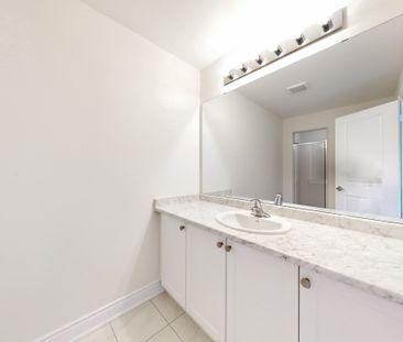 For Lease - 40 Tennant Circle, Vaughan, Ontario - Photo 3