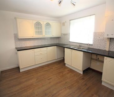 3 bedroom semi-detached house to rent - Photo 6