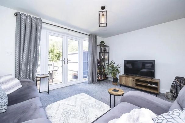 2 bedroom semi-detached house to rent - Photo 1