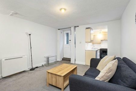 1 bedroom flat to rent - Photo 4