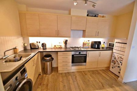 Hamworthy, BH15 - Photo 4