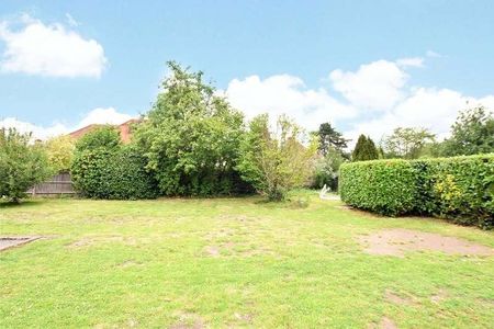 Highclere Court, Whitley Wood Road, Reading, Berkshire, RG2 - Photo 5