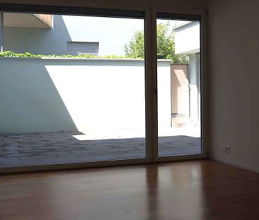 Moderne 3.5-Zimmerwohnung mit privatem Innenhof und Top-Ausstattung... - Foto 2