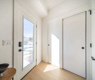MODERN MAIN-FLOOR 1-BEDROOM IN BOWNESS - Photo 1