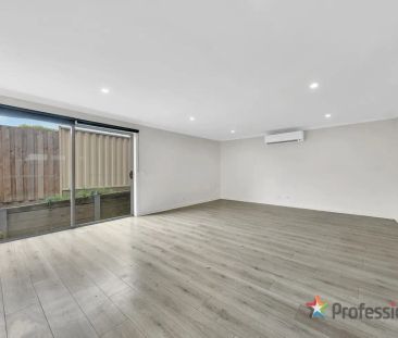 “1 Minute walk to Craigieburn Plaza” - Photo 5