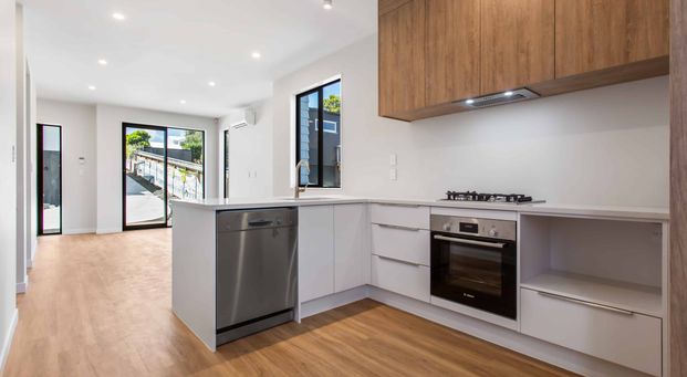 Modern Luxury in the Heart of Ellerslie - Photo 1