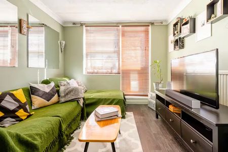 2 Bed Maisonette, Reginald Road, SE8 - Photo 2