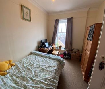 8 bedroom house to rent - Photo 2