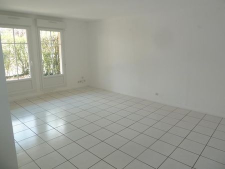 Location Appartement 3 pièces 66m² CARRIERES SOUS POISSY 78955 - Photo 5