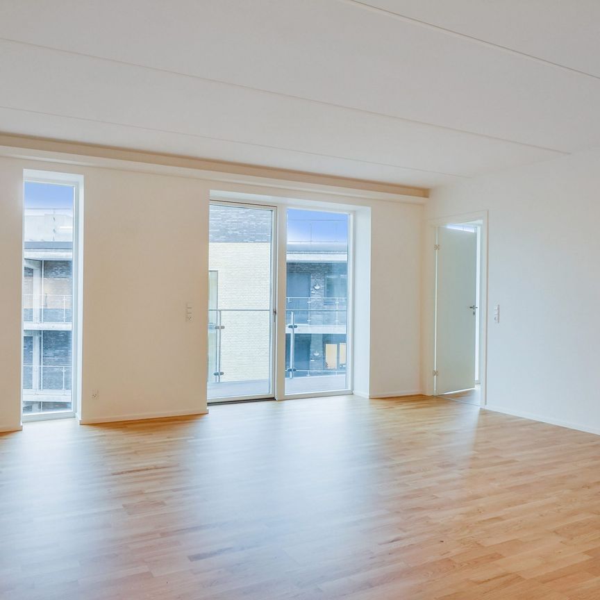 Lys lejlighed med tre værelser i Nørresundby - Photo 1