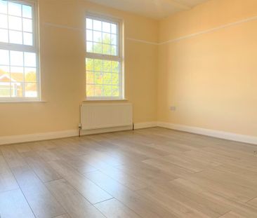 5 bedroom flat share to rent - Photo 2