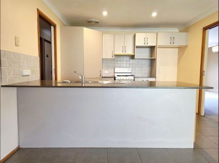 Comfort, Convenience in the Heart of Bligh Park - Photo 3