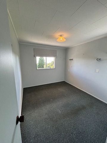 Sunny Coastal Cottage - Your Own Little Hideaway - Photo 3