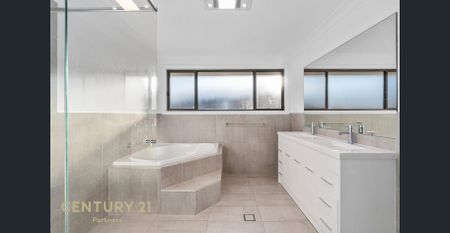 Luxurious Family Home with inground swimming pool - Photo 5