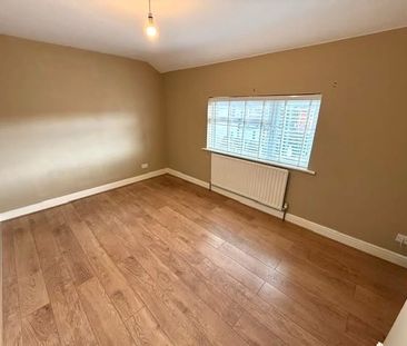 3 Bed Terraced House, Throstle Walk, LS10 - Photo 5