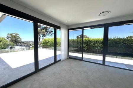 LUXURY NEWLY RENOVATED THREE-BEDROOM HOME WITH BREATHTAKING ELEVATED VIEWS - Photo 2