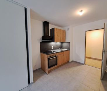 Location Appartement 1 pièce 32m² THONON LES BAINS 74200 - Photo 2