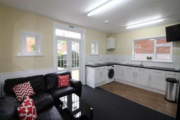 Harborough Road, Southampton, SO15 - Photo 1