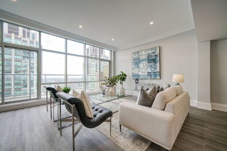 For Lease - 400 Walmer Road Unit# PH24, Toronto, Ontario - Photo 3