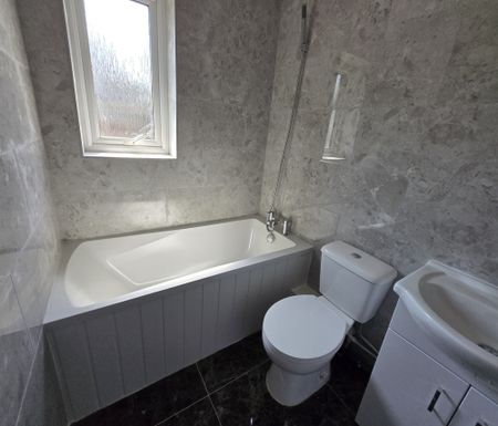 3 Bedroom Semi-detached house for Rent - Photo 5