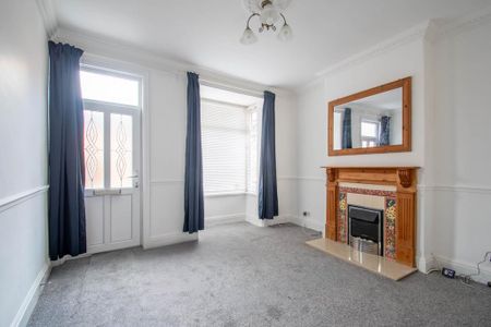 3 bedroom end of terrace house to rent - Photo 4